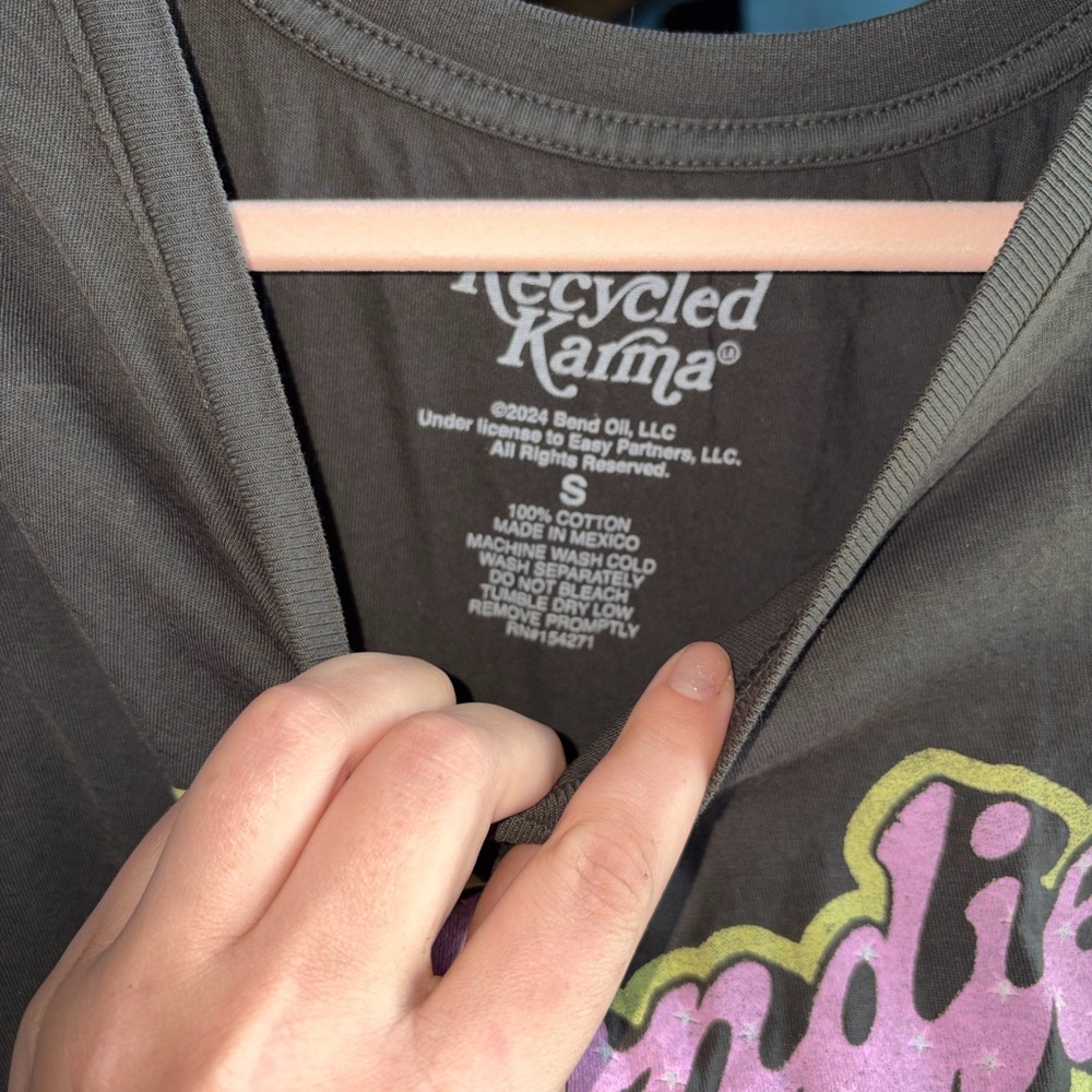 Karma Black Blondie 'Heart Of Glass' Graphic Muscle Tee - Picture 3 of 3